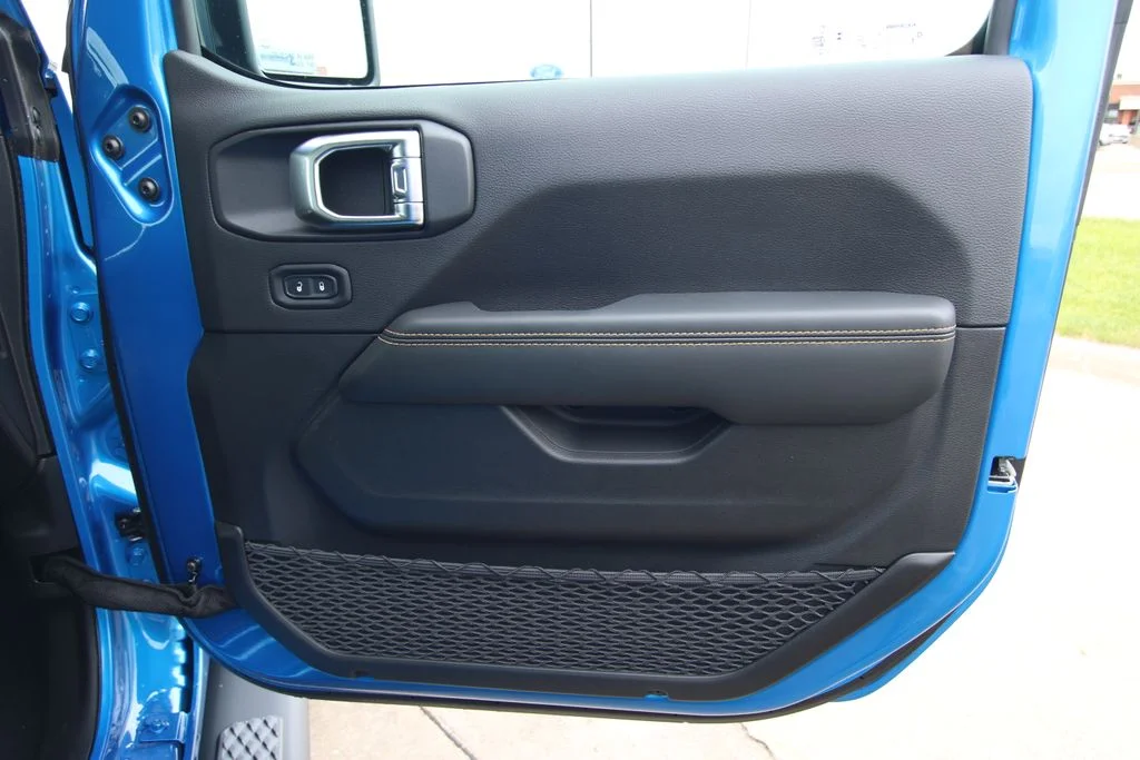 New 2026 Hydro Blue Pearlcoat Jeep Sahara image 43