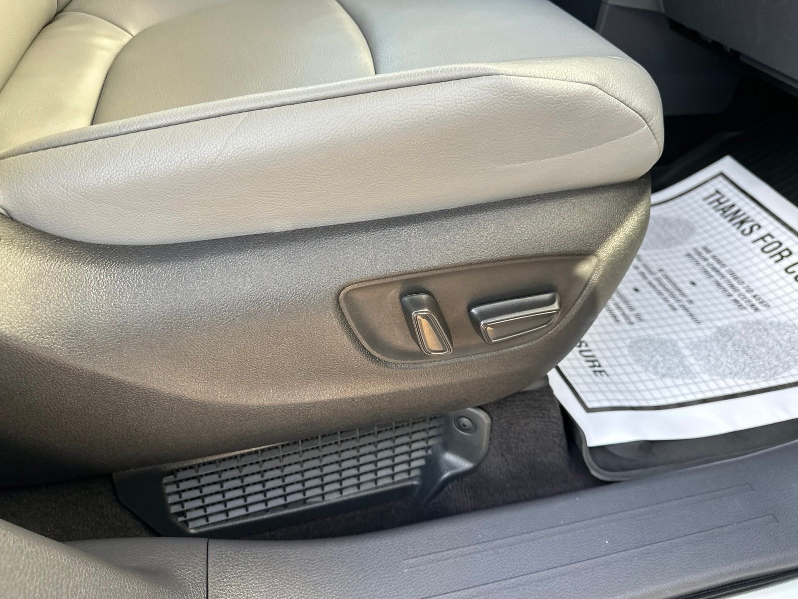 Used 2022 Beige Toyota XLE image 44