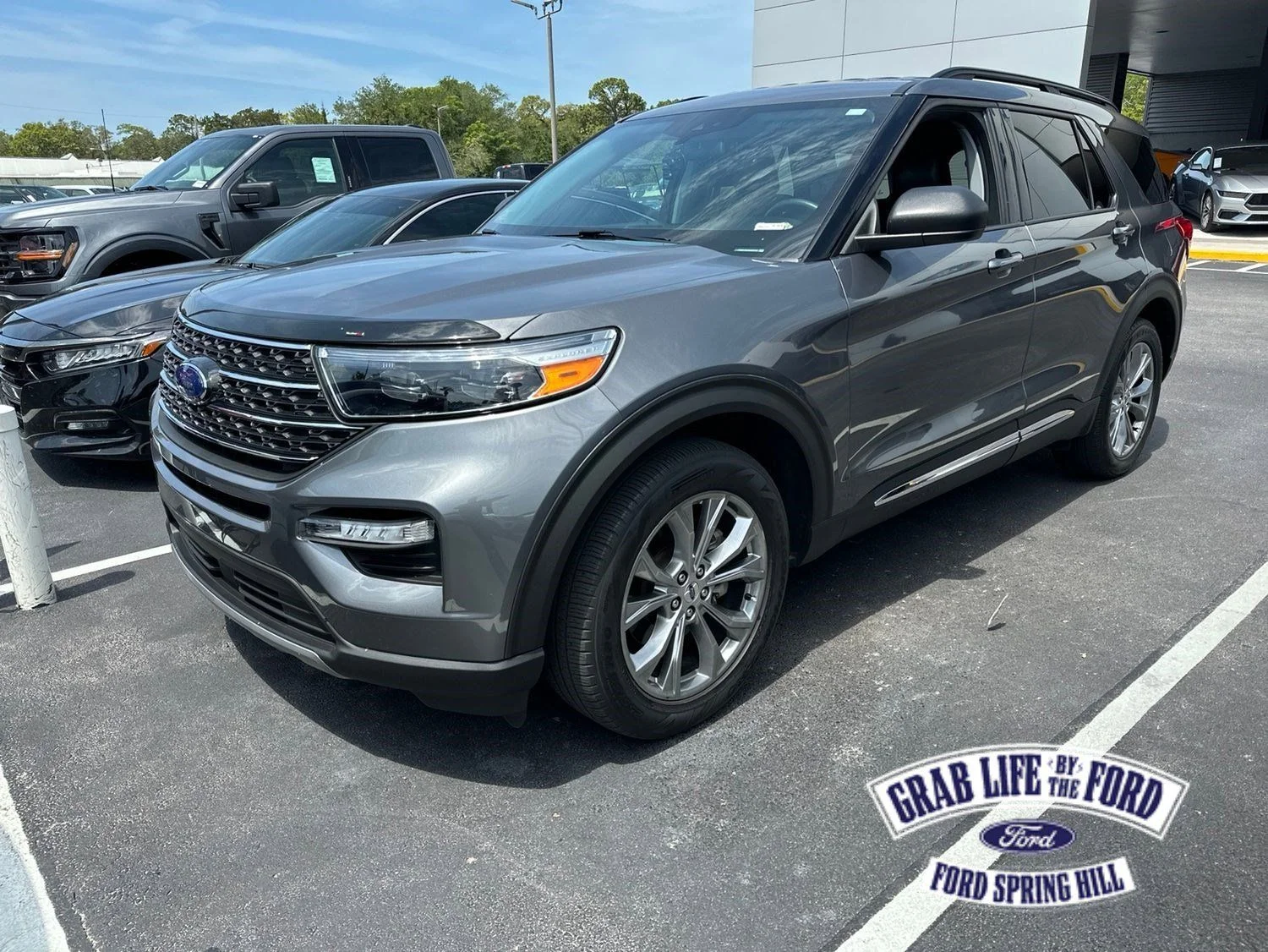 2022 Ford Explorer XLT RWD's photo