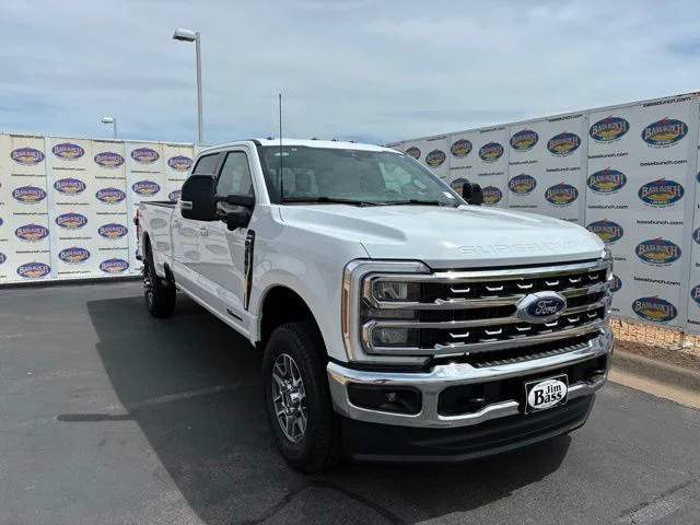 New 2026 Oxford White Ford Lariat image 2