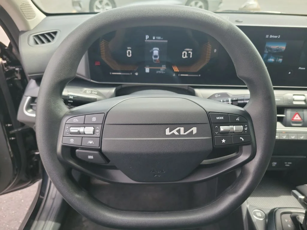 2025 Kia K4 LXS - Photo 23