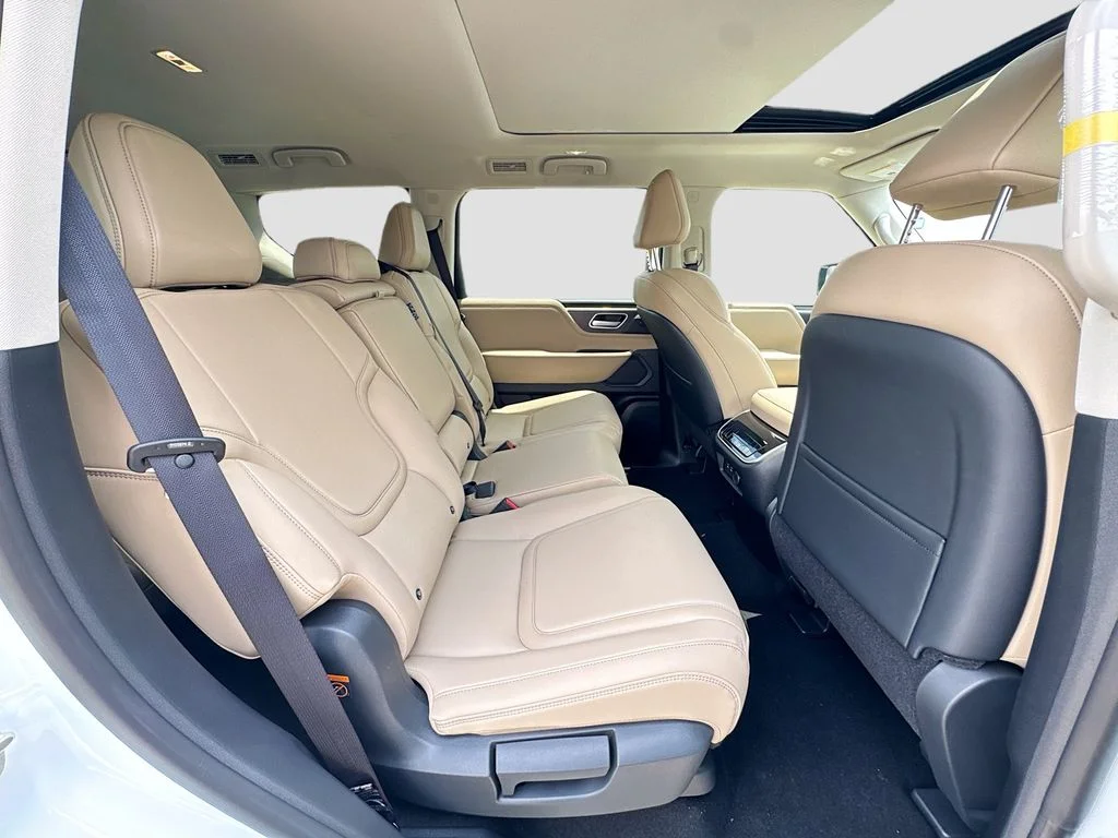New 2026 RADIANT WHITE INFINITI Pure 2WD image 30