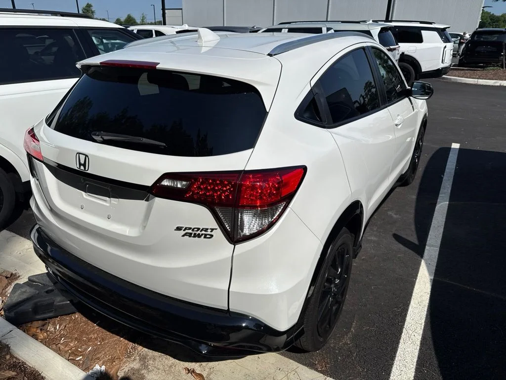 Used 2022  Honda Sport image 3