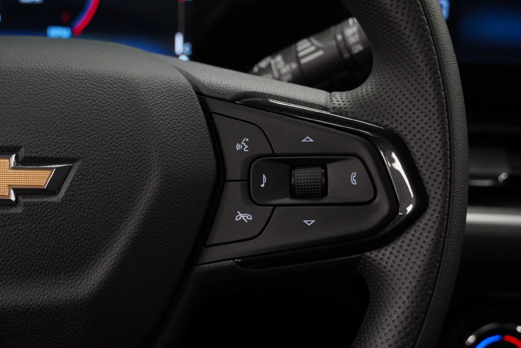 New 2026 Mosaic Black Metallic Chevrolet LT image 28