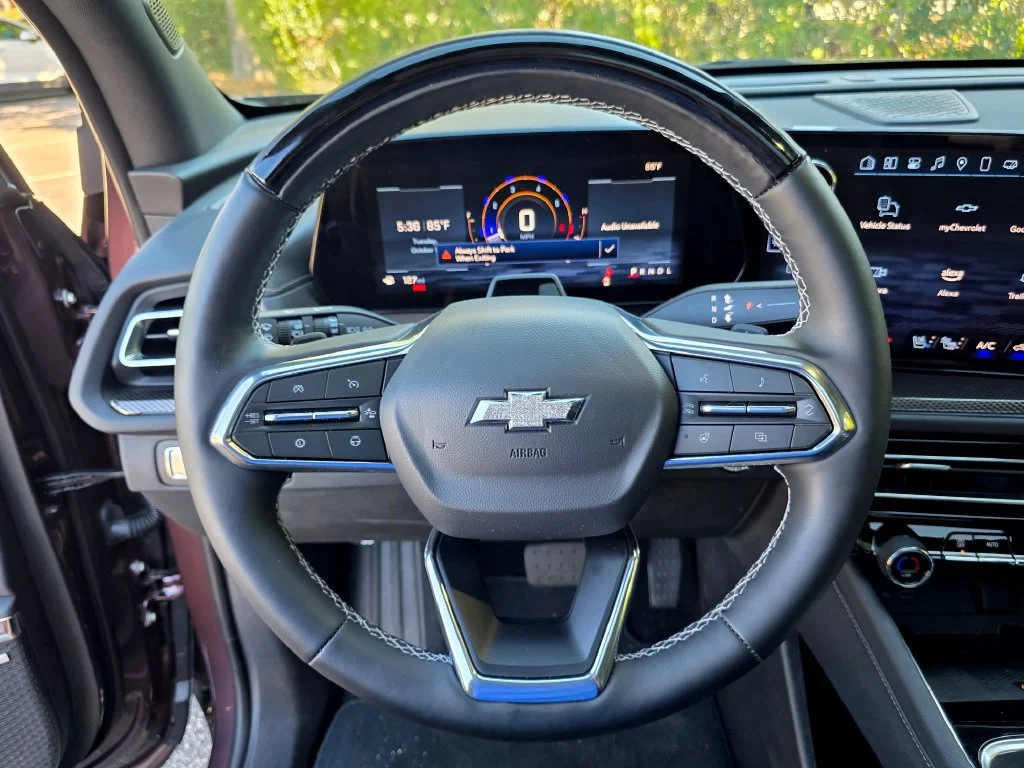 Used 2025 Stardust Metallic Chevrolet High Country image 25