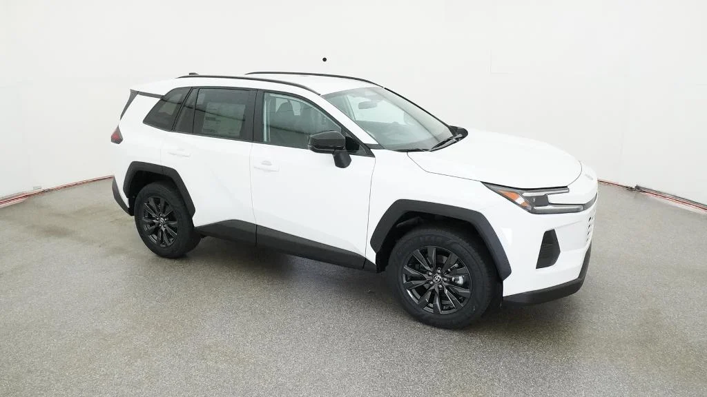 New 2026 Ice Cap Toyota XLE Premium image 12