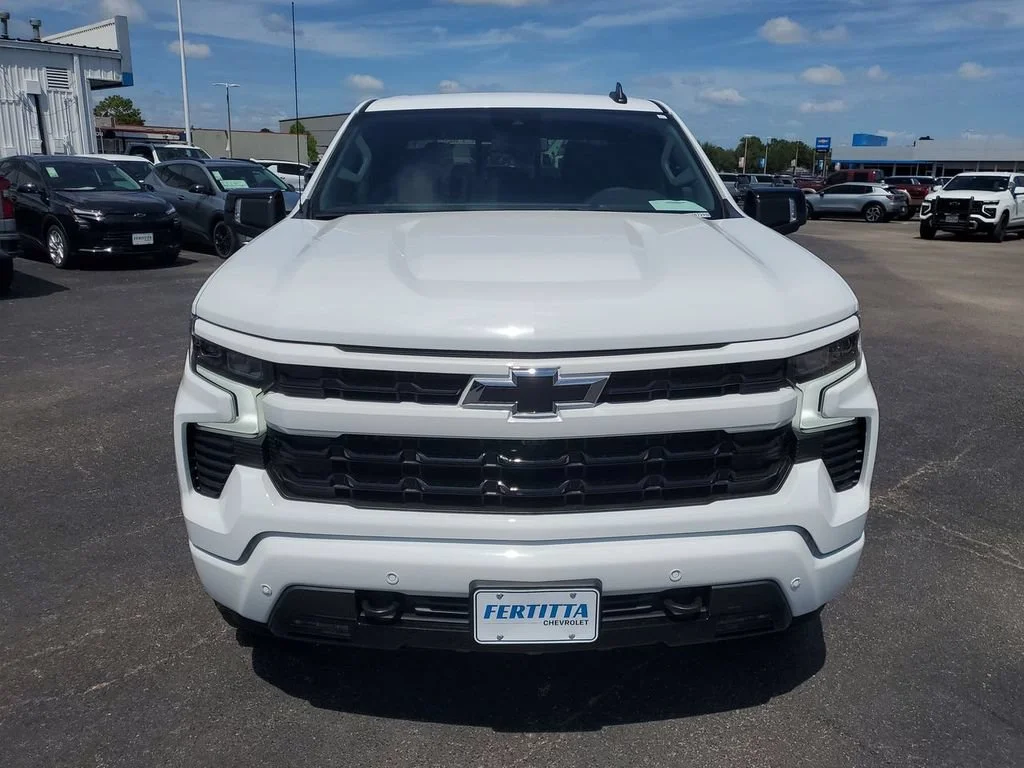 New 2026 Summit White Chevrolet RST image 30