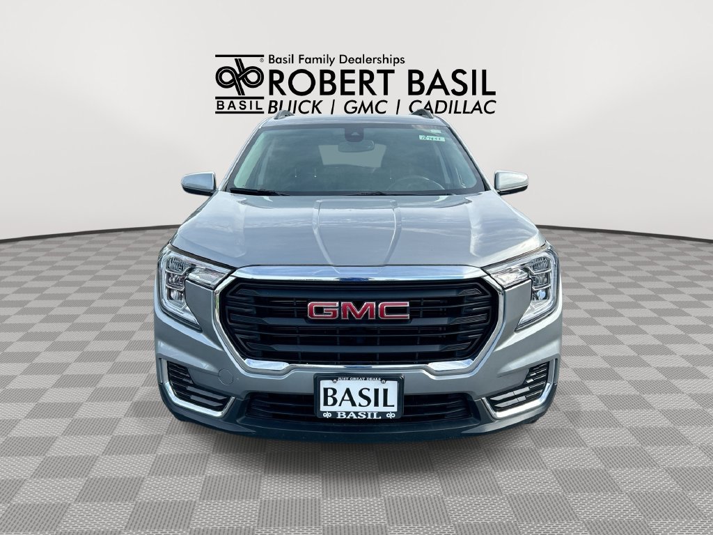 Used 2024 Gray GMC SLE image 3