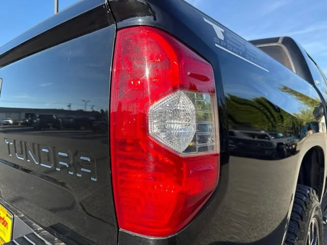 Used 2018 Midnight Black Metallic Toyota SR5 image 14