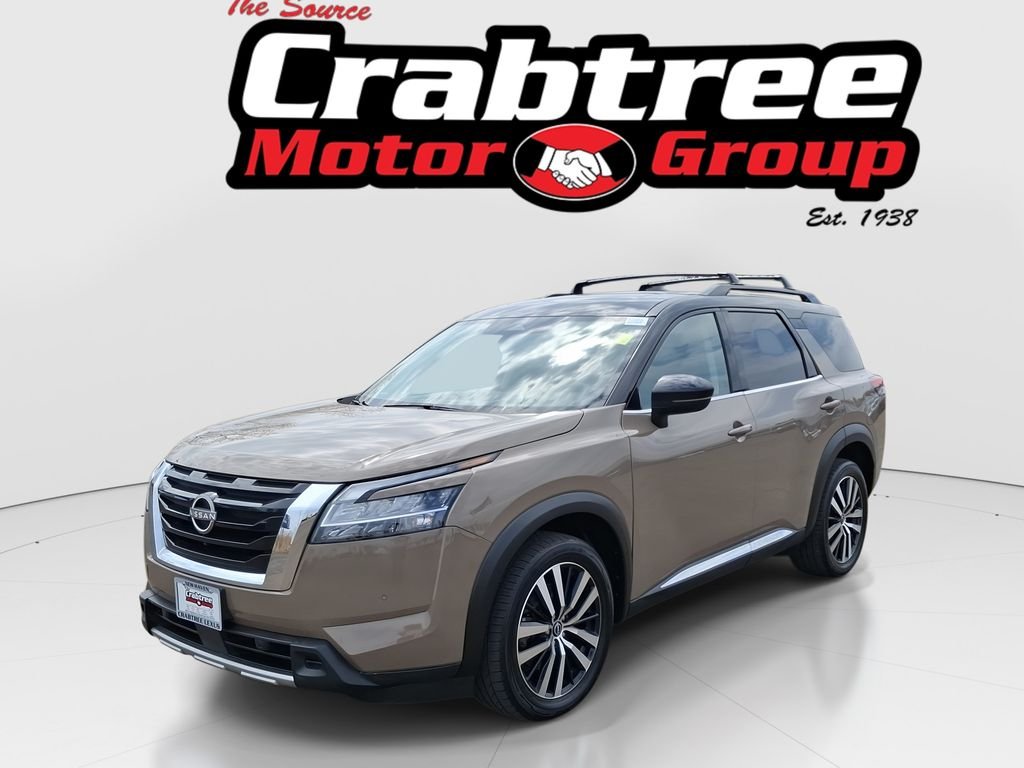 2023 Nissan Pathfinder Platinum 4WD's photo