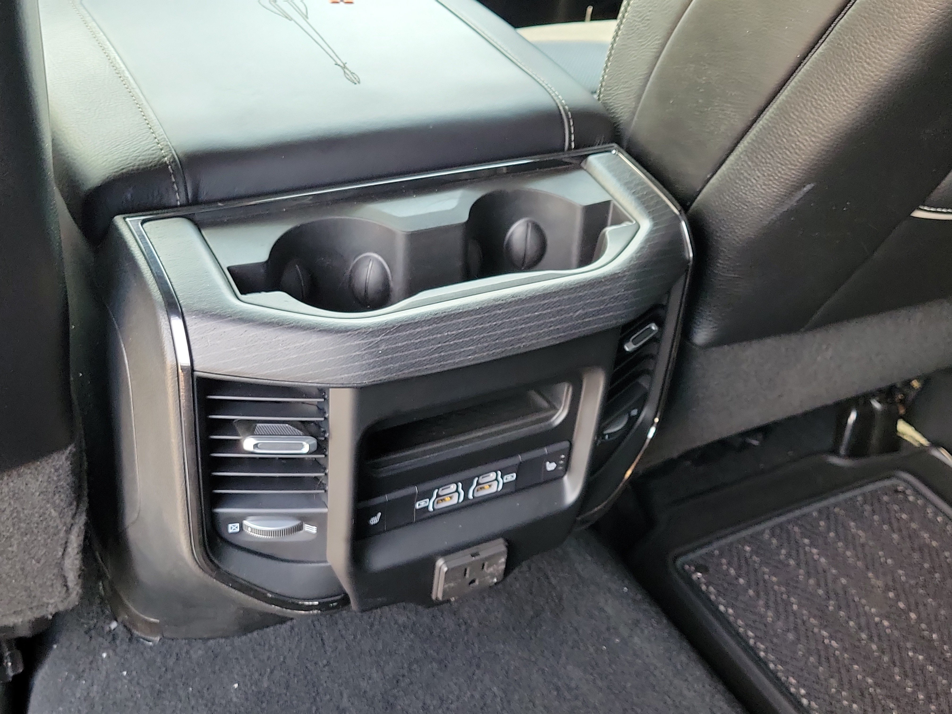 Used 2023 Billet Silver Metallic Clearcoat Ram Limited image 14