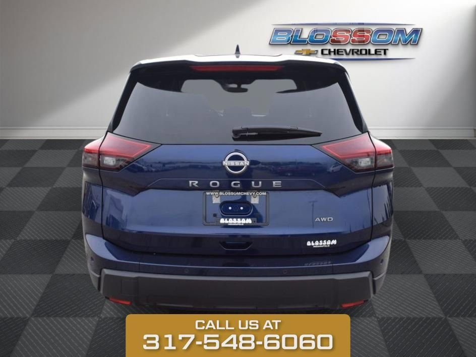 Used 2025 Deep Ocean Blue P Nissan SV image 6