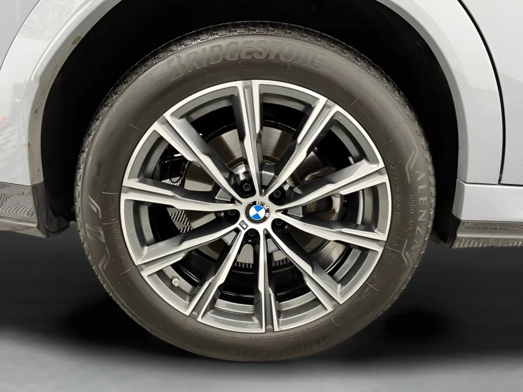 Used 2026 Gray Metallic BMW xDrive40i image 44