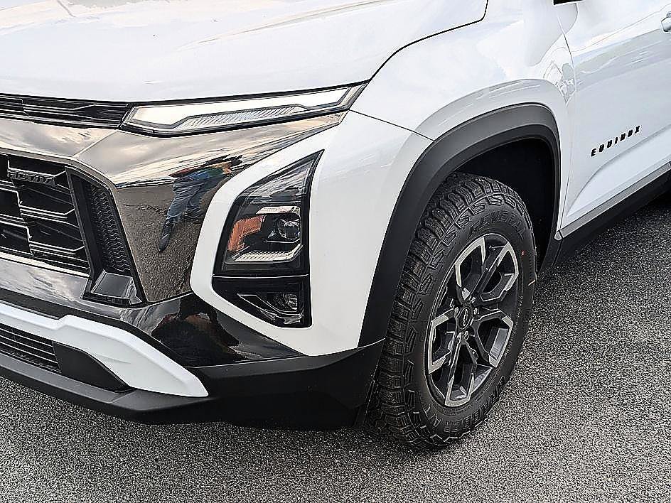 New 2026 Polar White Tricoat Chevrolet ACTIV image 9