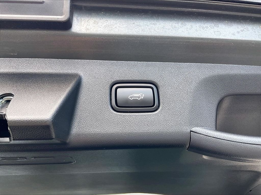 Used 2023 Amazon Gray Hyundai SEL image 35