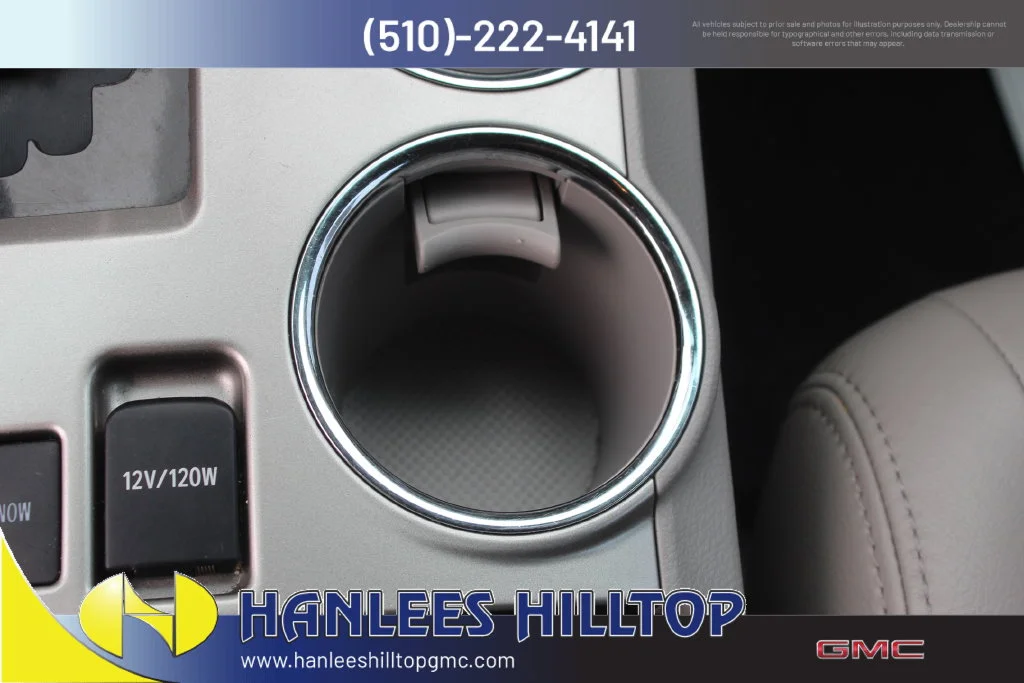 Used 2012 White Toyota Base image 20