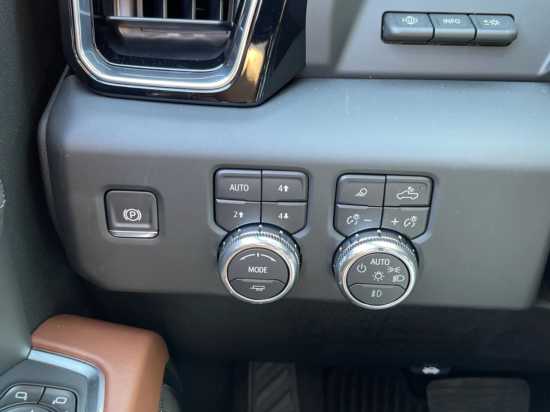 2025 GMC Sierra 3500HD Denali Ultimate - Photo 54
