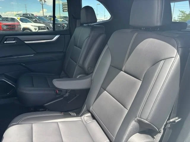New 2026 Summit White GMC Elevation image 18