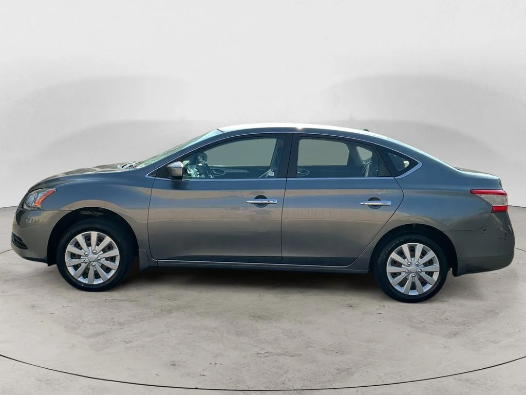 Used 2015 Gray Nissan SV image 8