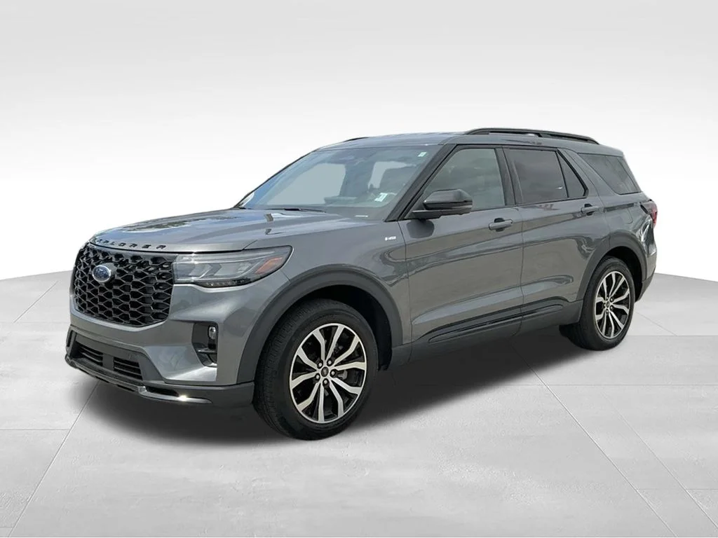 Used 2025 Gray Ford ST-Line image 1