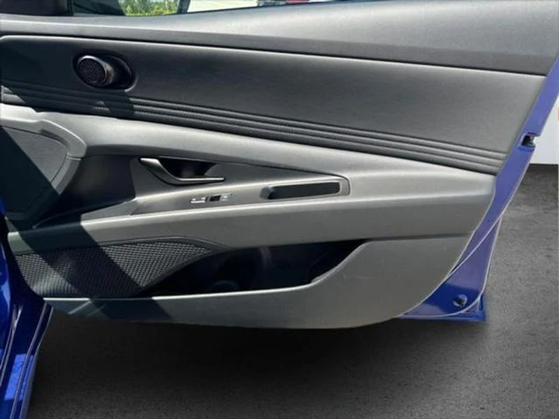 Used 2025 Intense Blue Hyundai SEL Sport image 20
