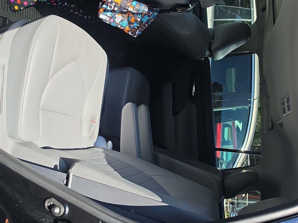 Used 2020 Midnight Black Metallic Toyota Hybrid XLE image 4