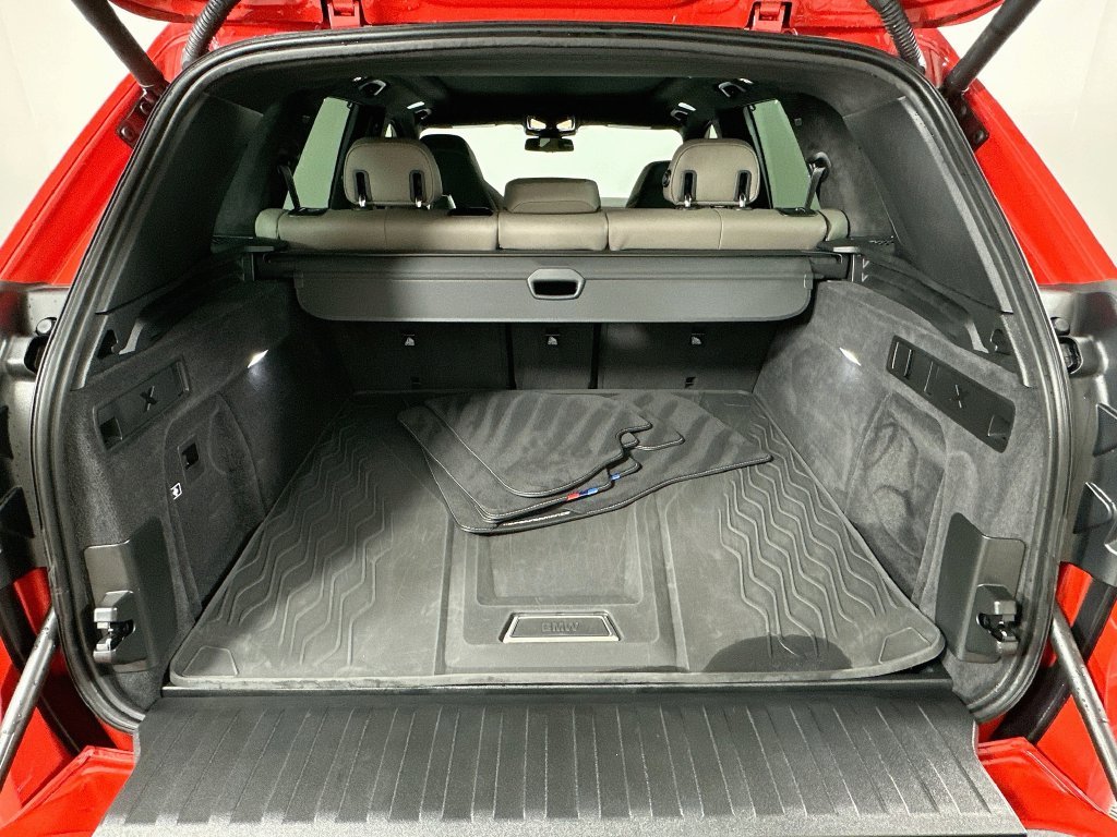 Certified Used 2025 Toronto Red Metallic BMW Competition image 27