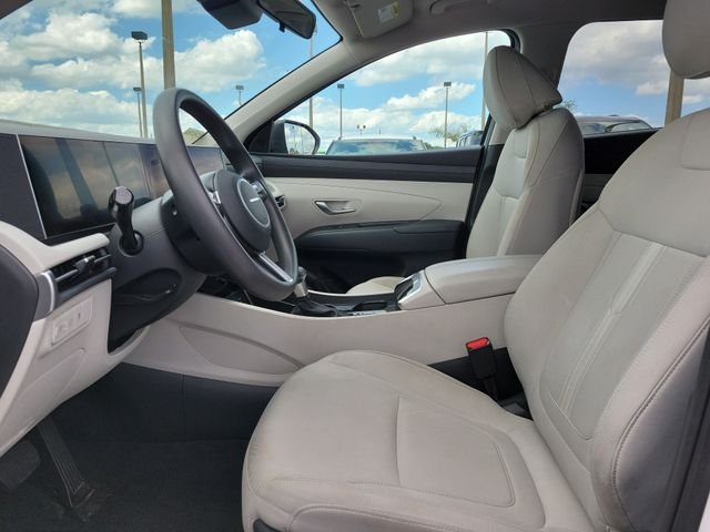 Used 2025 White Hyundai SEL image 13