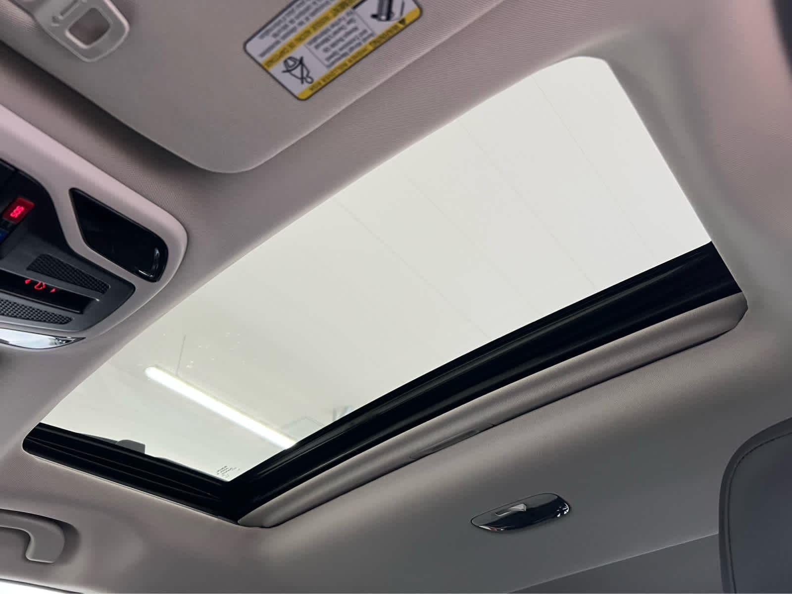 Used 2022 Ice Silver Metallic Subaru Limited image 22