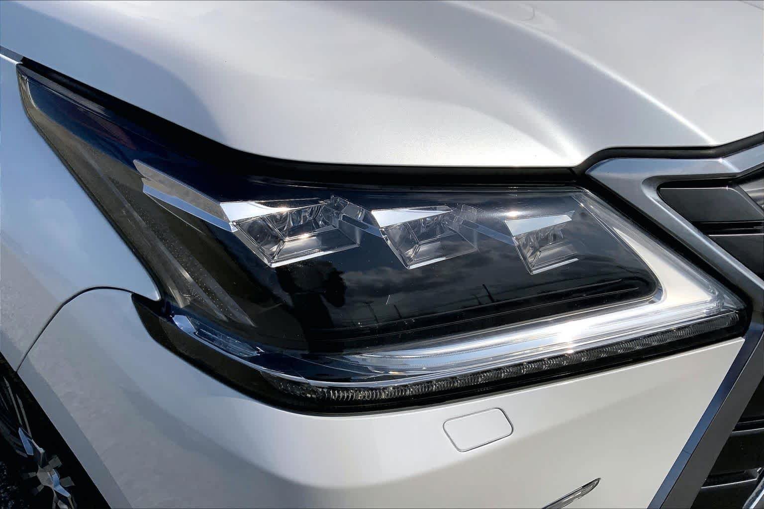 Used 2020 Eminent White Pearl Lexus  image 27