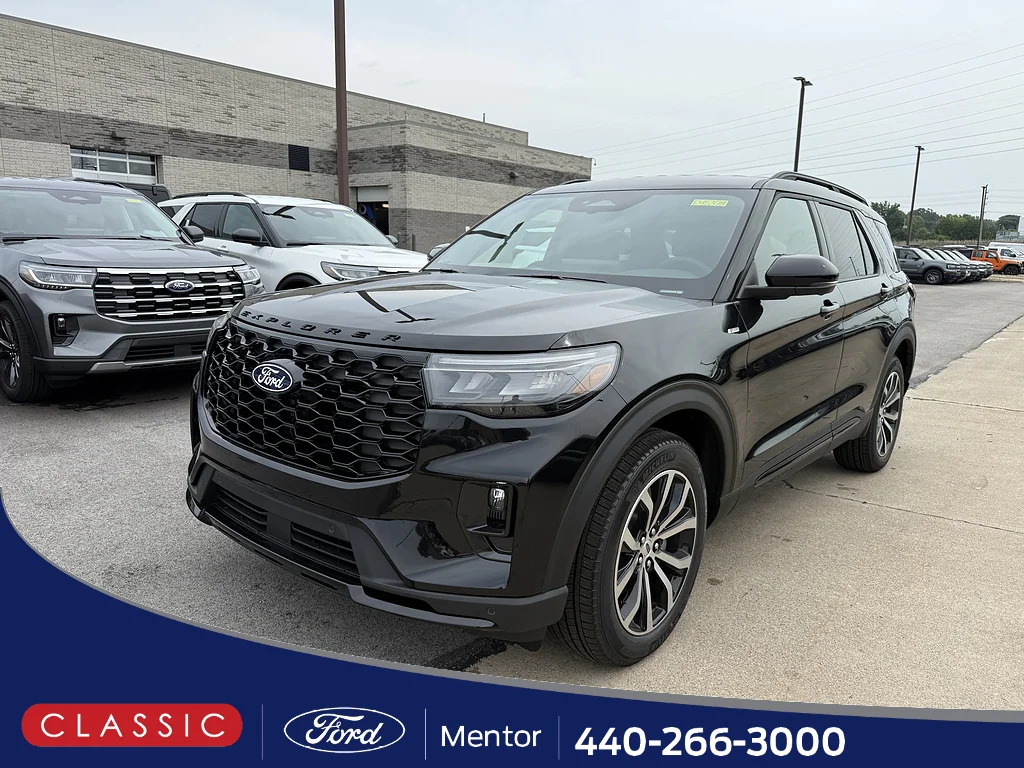 New 2027 Agate Black Metallic Ford ST-Line image 1