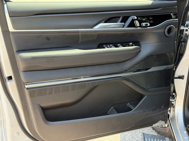 New 2026 Silver Zynith Jeep Grand Wagoneer image 27