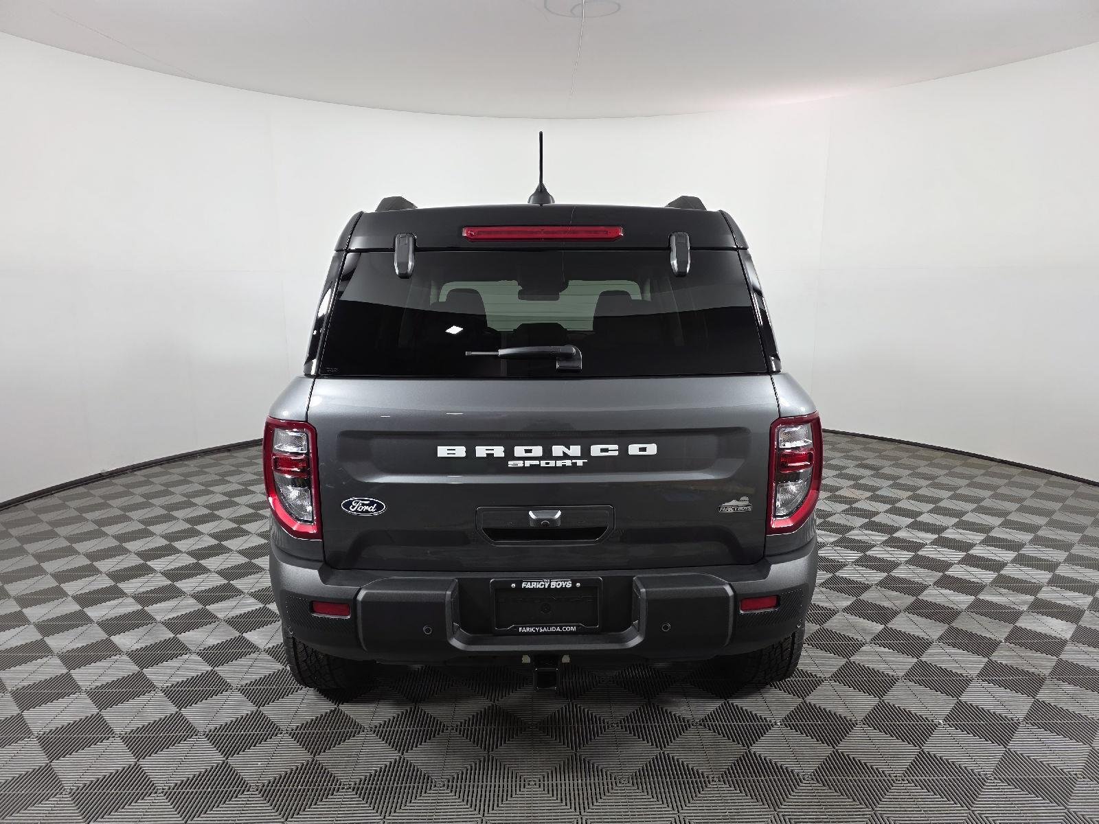 Used 2026 Carbonized Gray Metallic Ford Badlands image 4