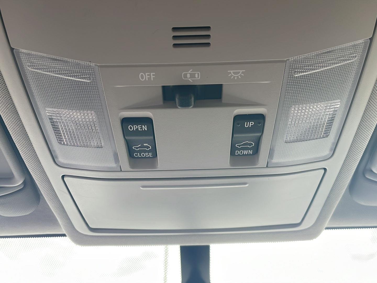 Used 2016 SUPER WHITE TOYOTA TRUCK  image 24