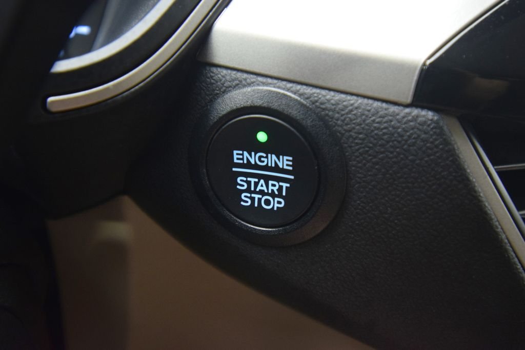 Used 2022 Black Metallic Ford SEL image 34