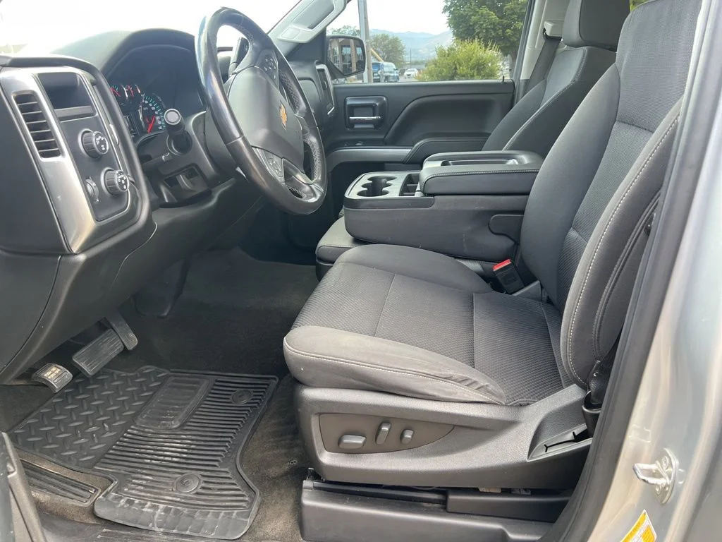 Used 2018 Silver Chevrolet LT image 15