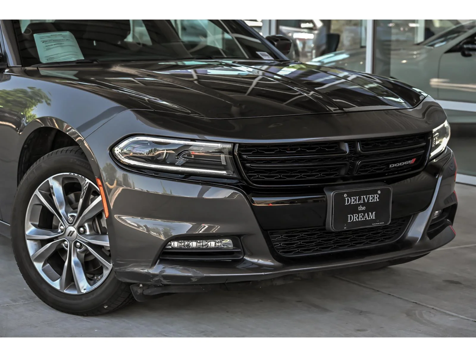 Used 2022 Gray Dodge SXT image 2