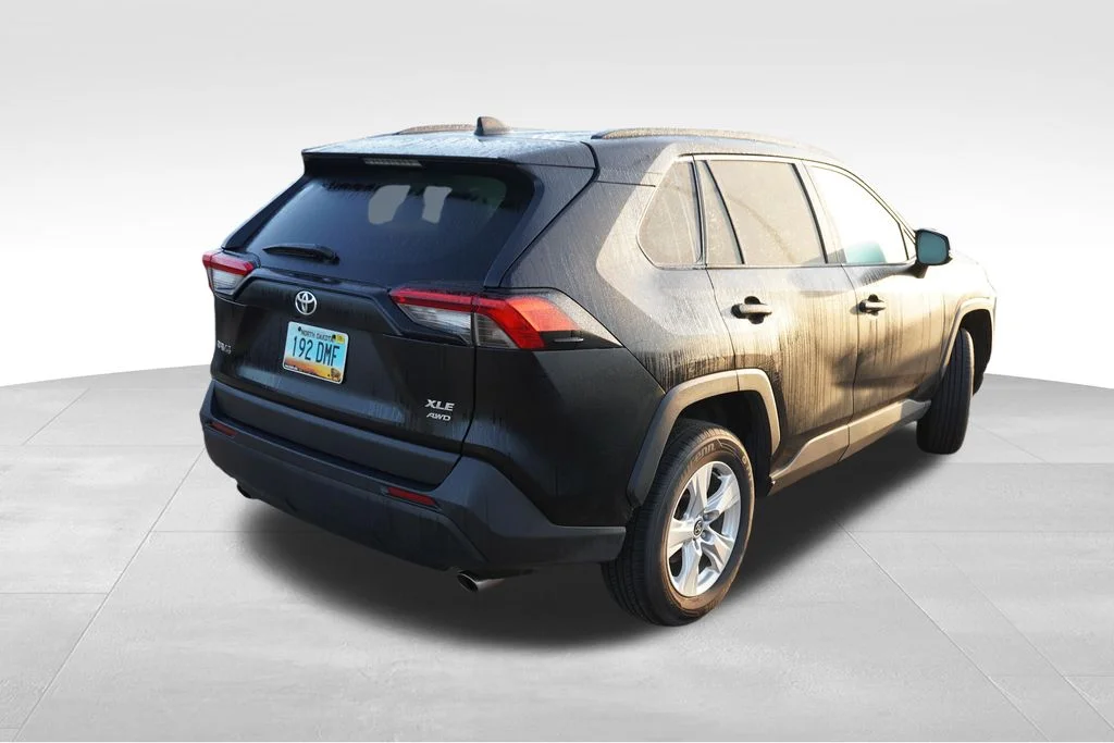 Used 2021 Midnight Black Metallic Toyota XLE image 3
