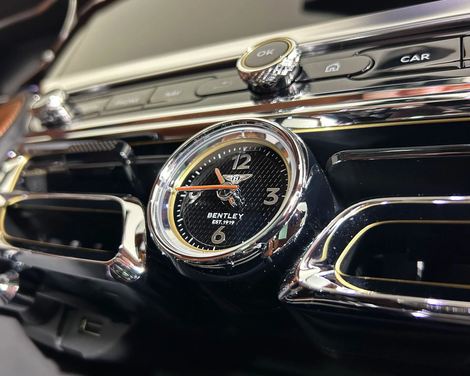 2024 Bentley Flying Spur Mulliner - Photo 25