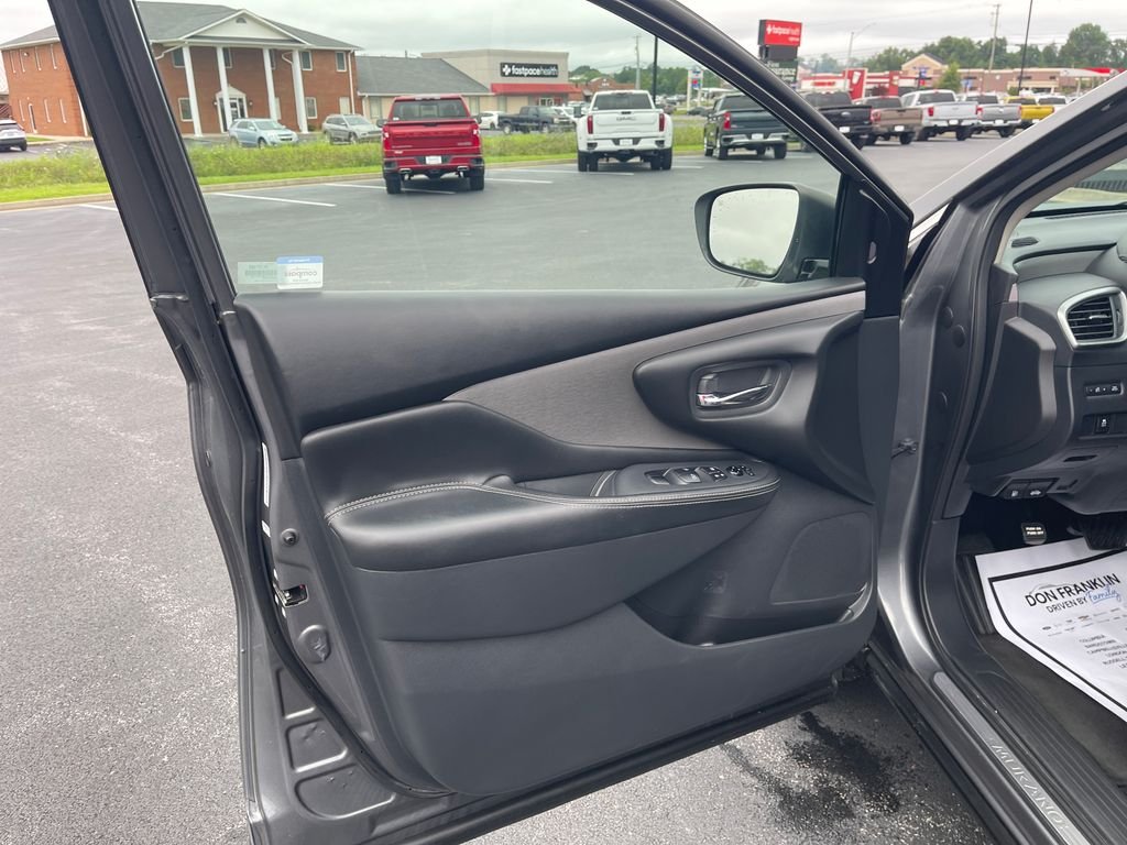 Used 2023 Gray Nissan SV image 12