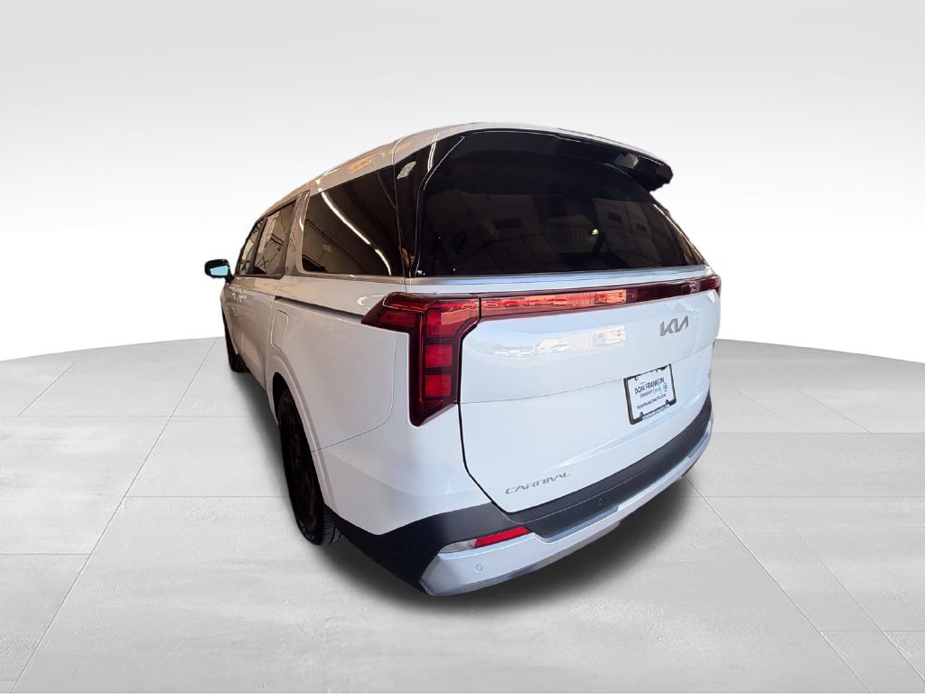 Used 2025 White Kia LXS image 3