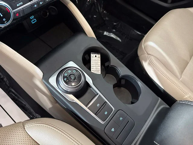 Used 2022 White Ford SEL image 22