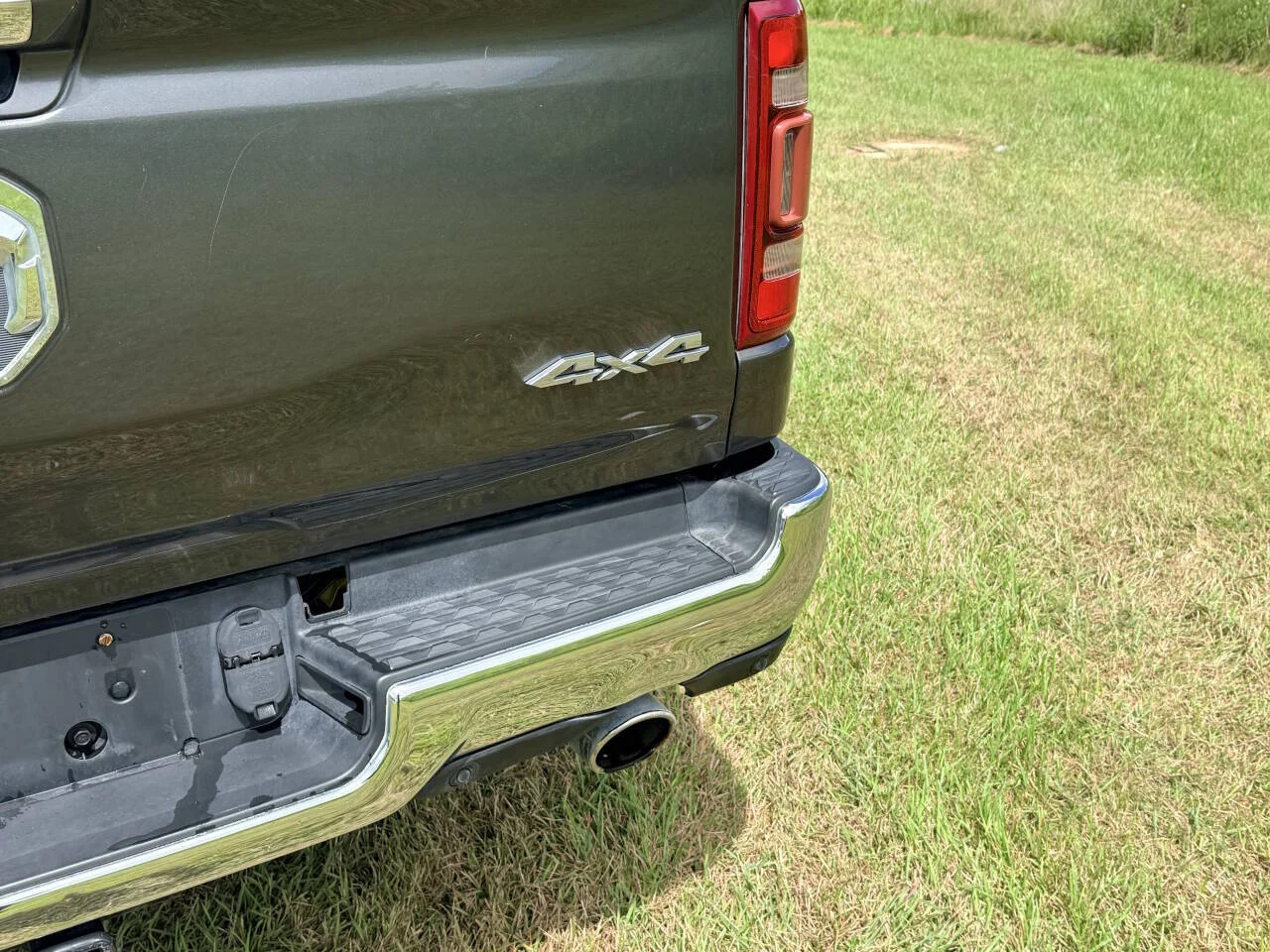 Used 2019 Silver RAM Limited 4x4 4dr Crew Cab 5.6 ft. SB Pickup image 10
