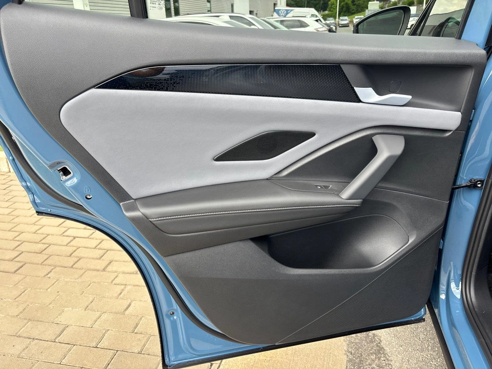 New 2026 monterey blue with deep black roof Volkswagen SE R-Line Black image 31