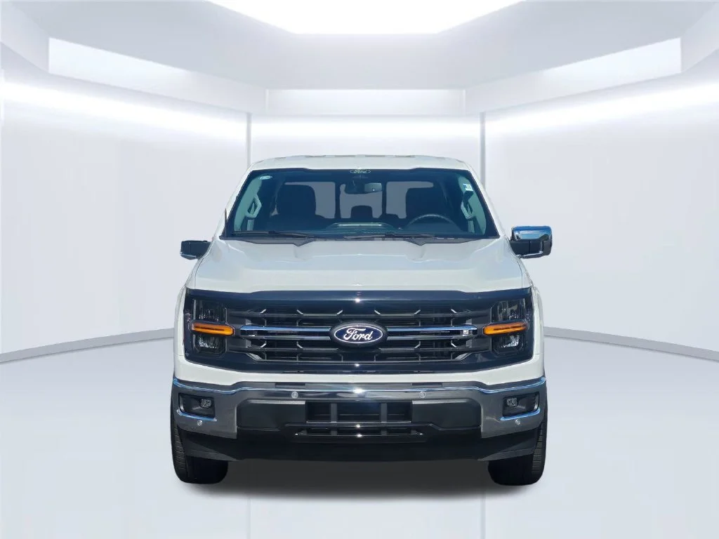 New 2026 Oxford White Ford XLT image 17