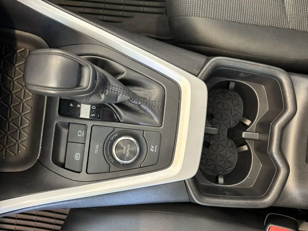 Used 2024 White Toyota LE image 19