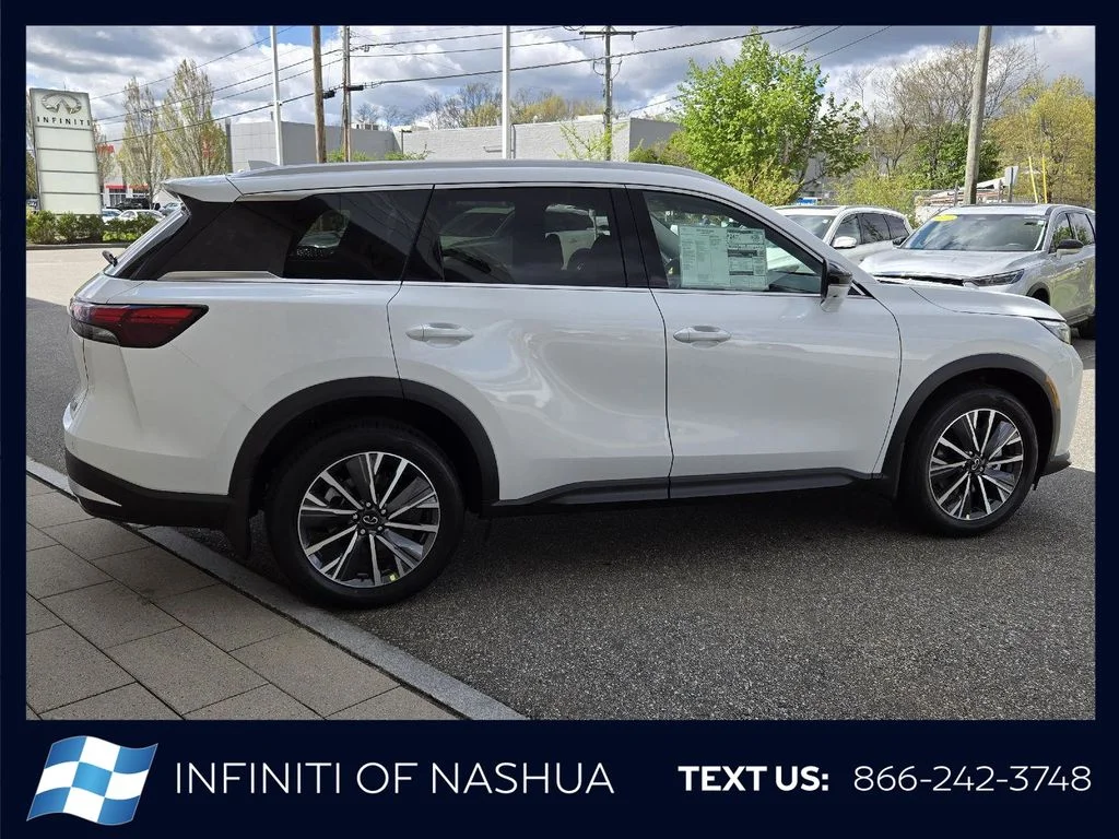 New 2027 RADIANT WHITE INFINITI Luxe AWD image 14