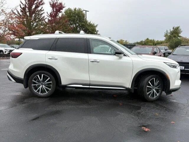Used 2025 Majestic White INFINITI SENSORY image 16