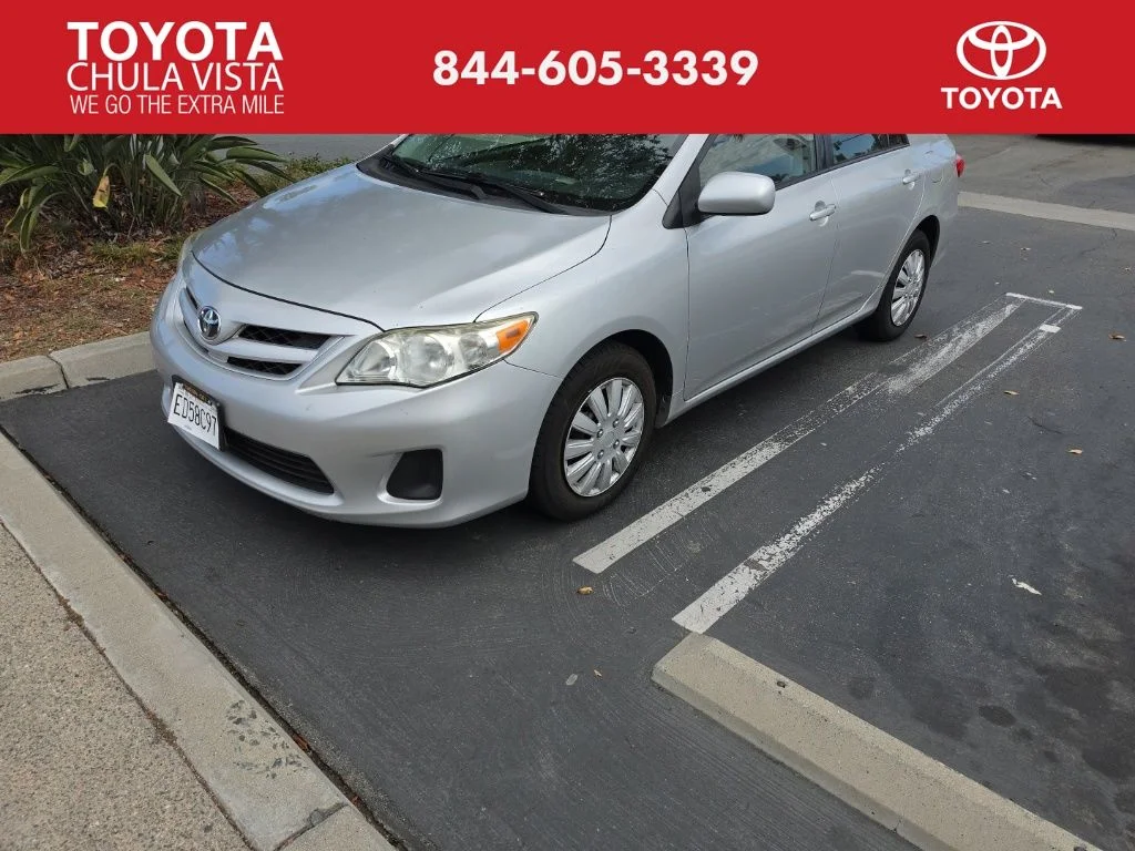 Used 2011 Silver Toyota LE image 1