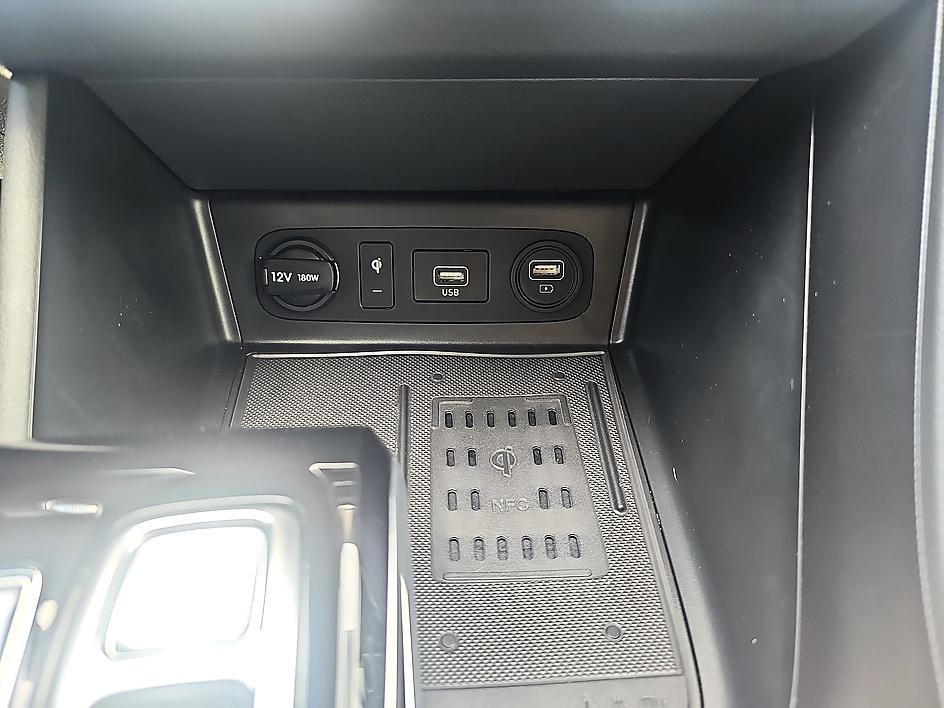 Used 2022 Hampton Gray Hyundai Limited image 25